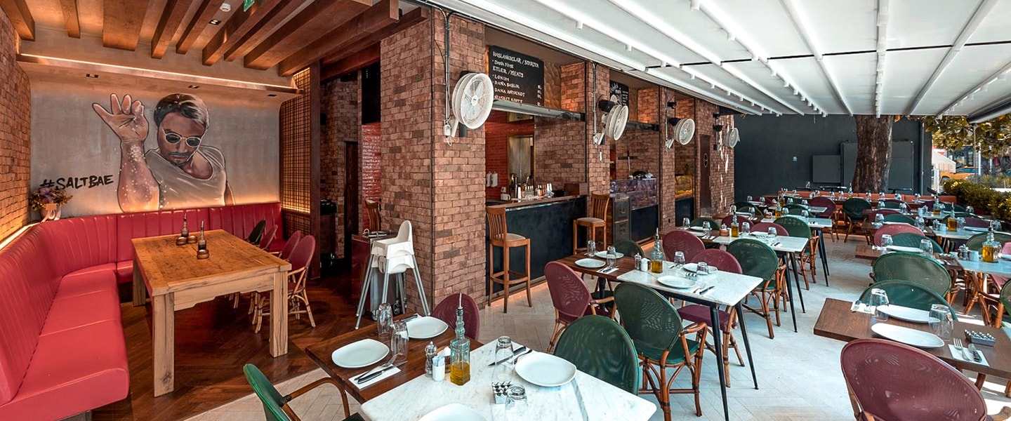 Nusr-Et Steakhouse Bebek Atmosphere
