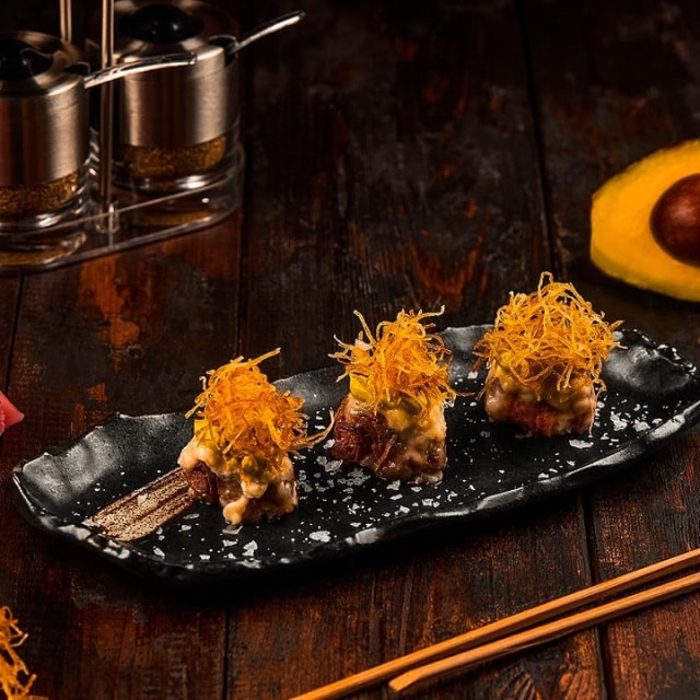 NUSR-ET SUSHI - Nusr-Et signature dish