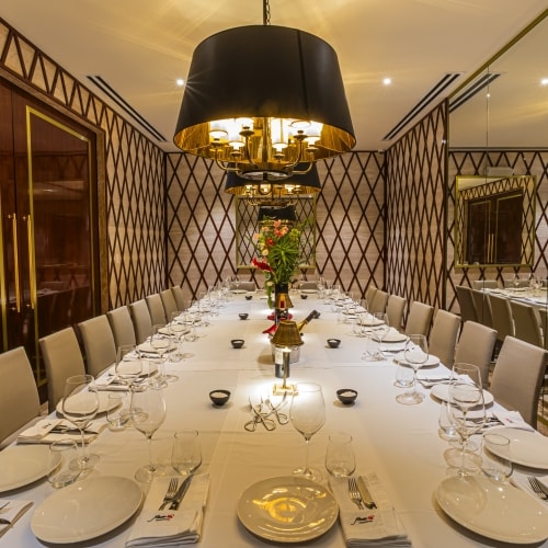 Elegant private event setting at Nusr-Et Mexico City, with refined table arrangements and an intimate atmosphere for celebrations and group dining.